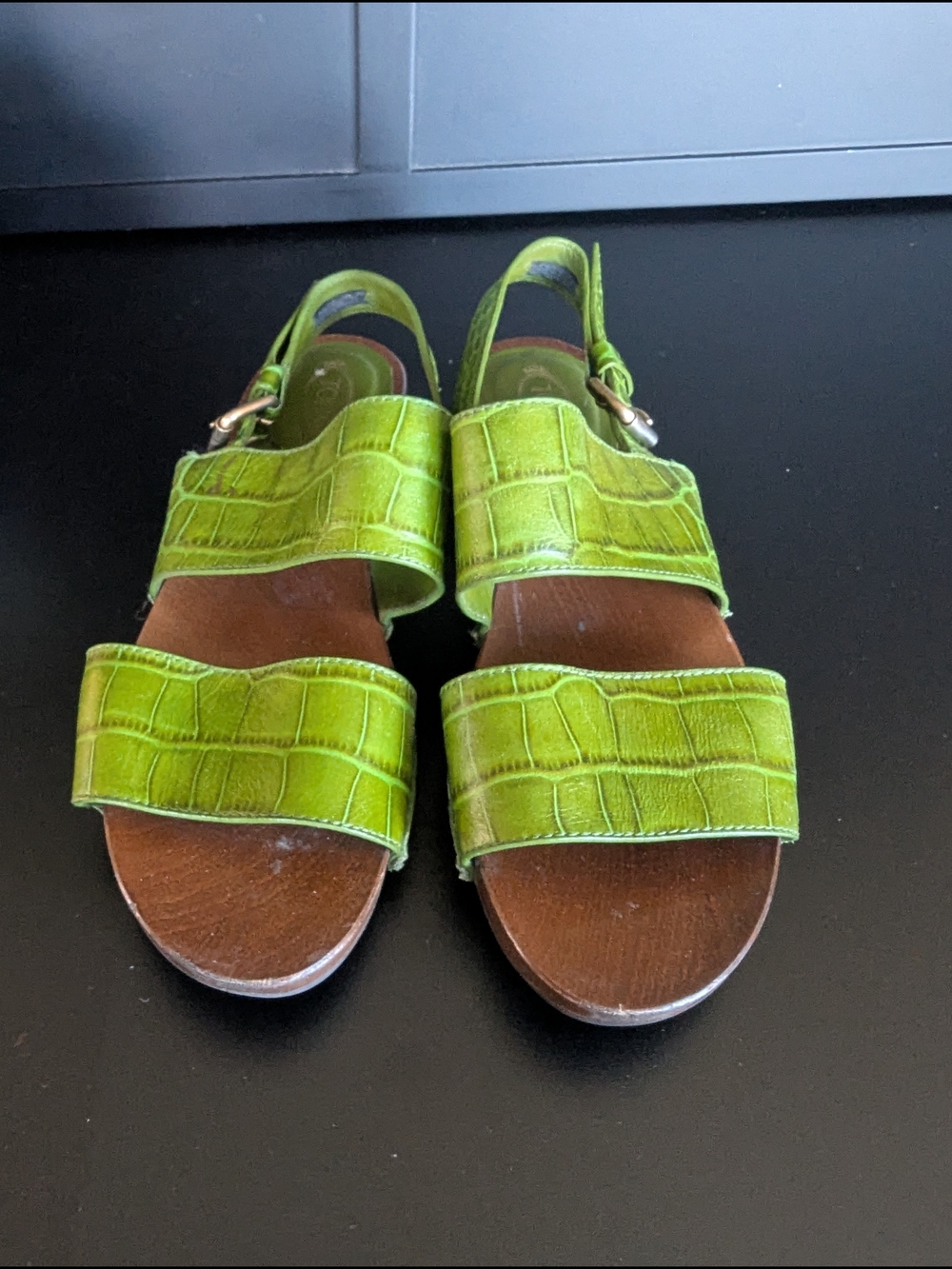 Tod's Croc-Embossed Green Slingback Sandals - Picture 5 of 12
